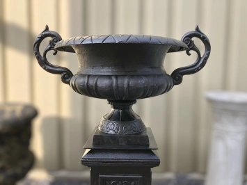 Vase de jardin sur pied – 110 cm – fonte – noir classique