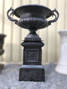 Vase de jardin sur pied – 110 cm – fonte – noir classique