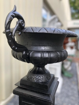 Vase de jardin sur pied – 110 cm – fonte – noir classique