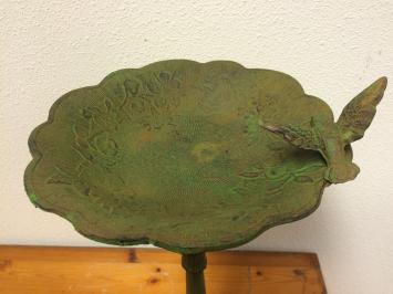 Großes Vogelbäde / vogeltränke zu Fuß, mit Vogel am Rand, Gusseisen
