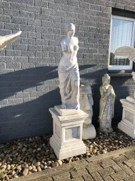 Venus von Milo - auf Sockel - Stein - 160 cm - klassisch weiß