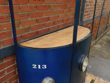 Bar à vin vintage - Tramway bleu londonien - Mobilier ancien