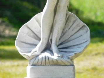 Femme avec coquillage - sur socle - pierre - 140 cm - classique