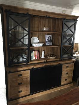Prachtige industriële wandkast, koloniaal hout met metalen afwerking. TOPSTUK!! LAATSTE!!