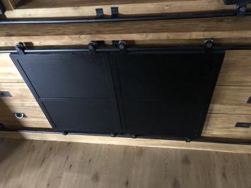 Prachtige industriële wandkast, koloniaal hout met metalen afwerking. TOPSTUK!! LAATSTE!!