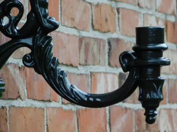 Klassieke wandarm – aluminium – zwart of antiek groen
