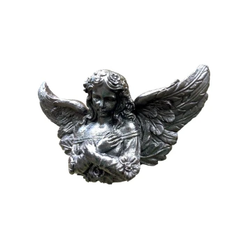 Zwarte gietijzeren wandengel met vleugels als decoratief wandornament