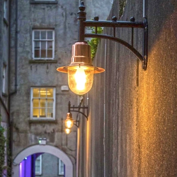 Wandlamp 'Copper' - gietijzer en koper - antieke stationslamp