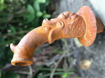 Gargouille bouche de poisson – 26 cm – fonte – modèle ancien rustique