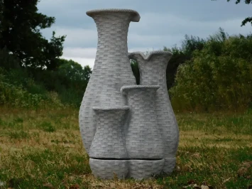 Fontaine de jardin en pierre avec 4 jets d'eau – 70 cm