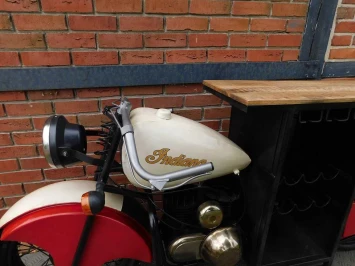 Vintage bar - curiosa motortafel als wijnbar - klassiek