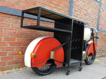 Bar vintage - table de moto insolite transformée en bar à vin