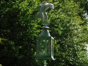 Lanterne avec oiseau sur pied – métal et verre – 60 cm