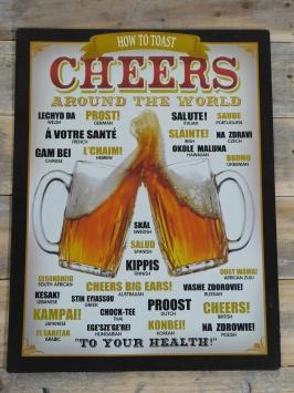 Enseigne en métal avec texte sur la bière peint dans toutes les langues