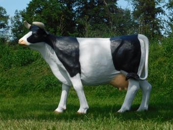 Schöne Skulptur einer Kuh, wunderschön gefärbt, ein echter Blickfang!