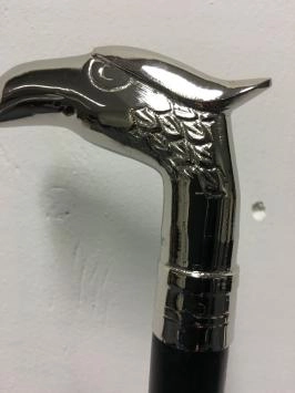 Canne en bois dur avec poignée aigle en nickel