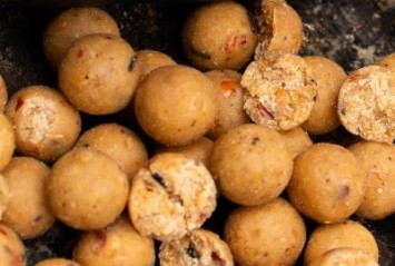 Dynamite Baits Peppered Fruit Boilies 20mm 1.8kg