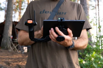 Deeper Quest Tablet & Remote Controller Holder