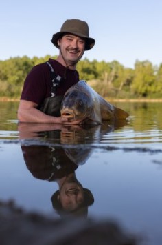 Korda Stalking Bucket Hat Dark Kamo 