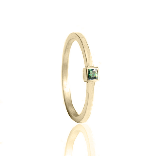 Gouden ring met synt. Smaragd 2.5 x 2.5mm