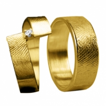 Set gouden ringen met vingerafdruk