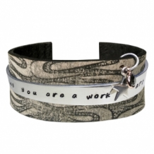 Taboo armband Quote Taylor Sand