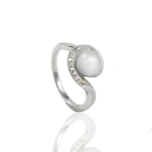 Zilveren ring met glazen as bol 7mm en pave gezette zirkonia