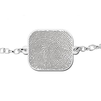 Zilveren schakel armband met vingerafdruk op afgeronde rechthoek