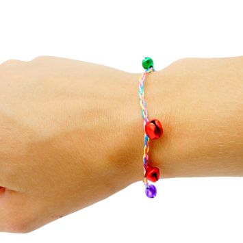 Armband aus knallbunte Schnüre und Glöckchen zu 100 Stück