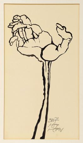 Hugo Heyens met een kunstwerk uit 1974