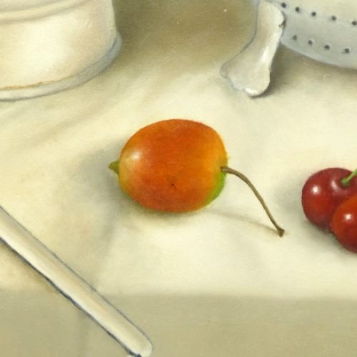 Stilleven met emaille en vers fruit