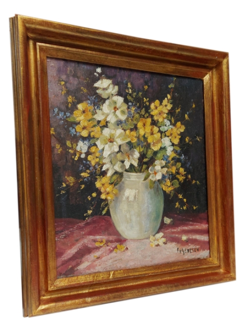 Stilleven, wit en gele bloemen op tafel