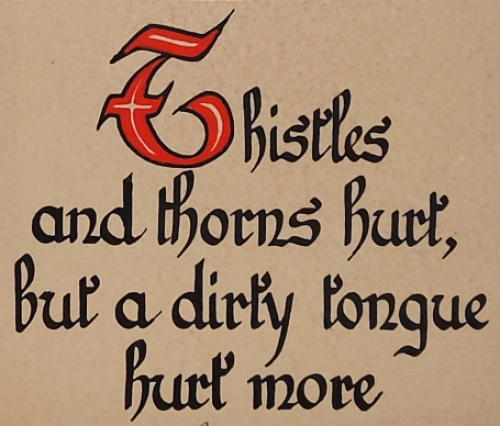 Kunstenaar Frans Van Immerseel  met een werkje op papier