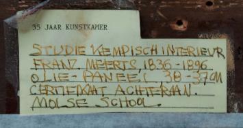 Man in interieur aan het raam