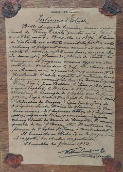 Man in interieur aan het raam