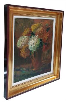 Stilleven bloemen in een bruine vaas