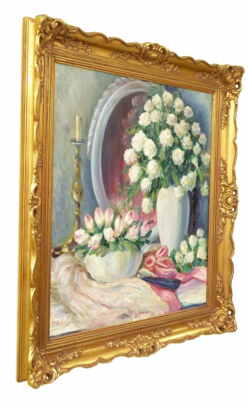 Stilleven witte bloemen op tafel