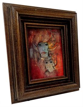 Moeder en kind met dromerige blikken