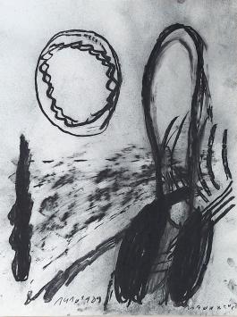 De hedendaagse kunstenaar Werner Mannaers met een groot kunstwerk