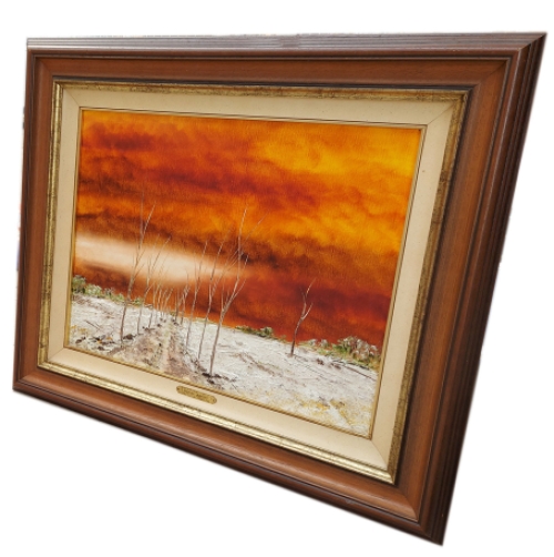 Landweg door het veld bij Orange hemel