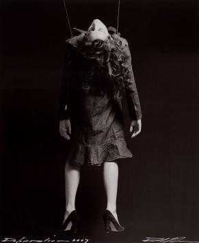 de Nederlandse kunstenaar Paul Blanca met een foto