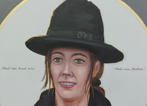 Paul Van Dessel met een groot schilderij