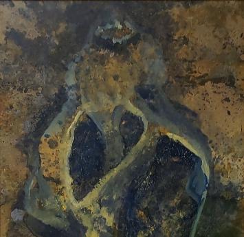 René Saey met een klein schilderij op bord geschilderd