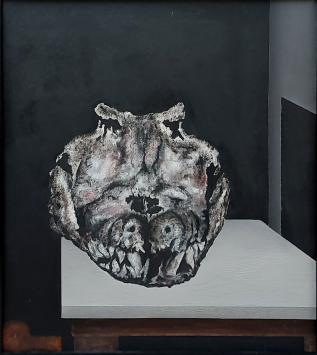 Roger Nellens met een zicht van een krokodillen schedel