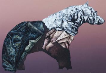 Roger Nellens met een expressief hedendaags kunstwerk