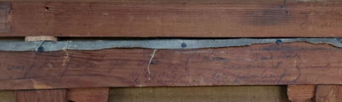 Sleepboot met stoomschip bij valavond in de lente