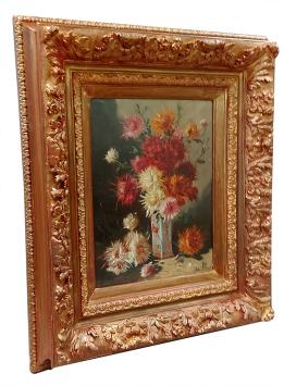 Stilleven met fijne vaas en bloemen
