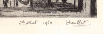 T. Humblet met een kunstwerk uit 1964, het paardje