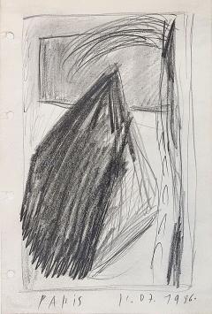 De hedendaagse kunstenaar Werner Mannaers met een tekening in houtskool