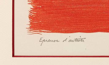 Yves Brayer met een kunstwerk op papier